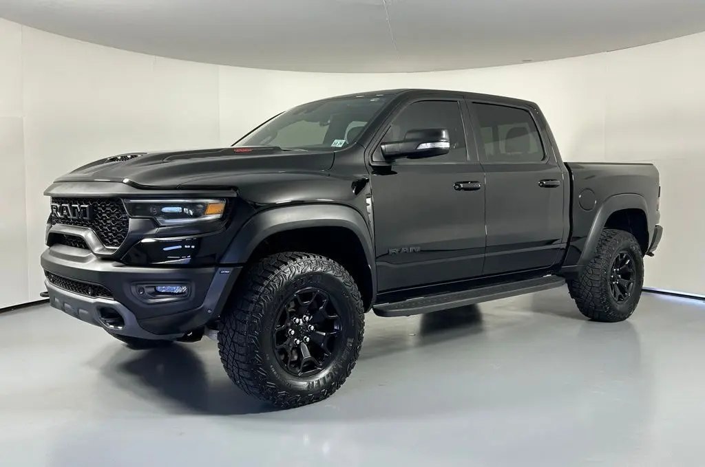 photo_4969909338168298412_y